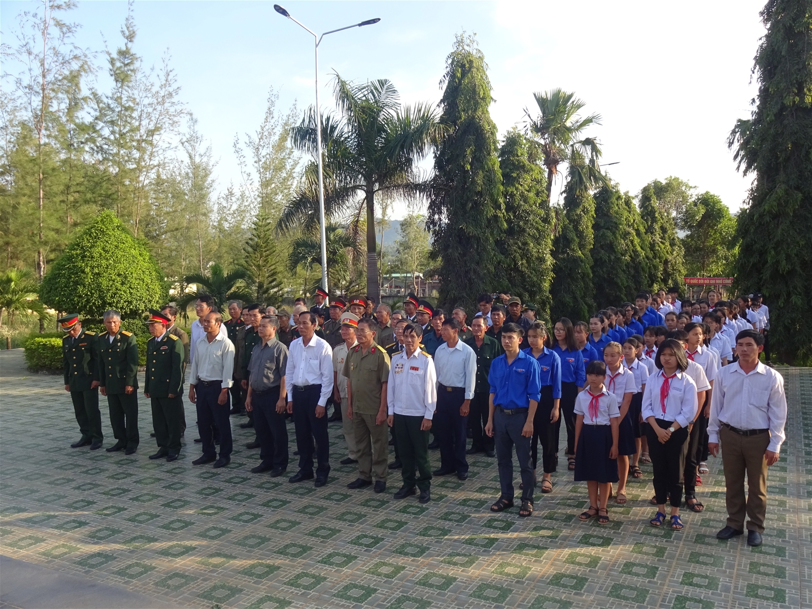 Gặp mặt kỷ niệm 74 năm ngày thành lập Quân đội nhân dân Việt Nam và 29 năm ngày hội Quốc phòng toàn dân