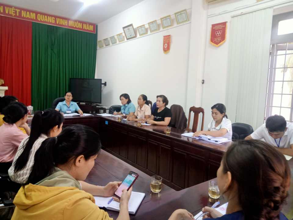Họp giao ban các xã, thị trấn về công tác dân số