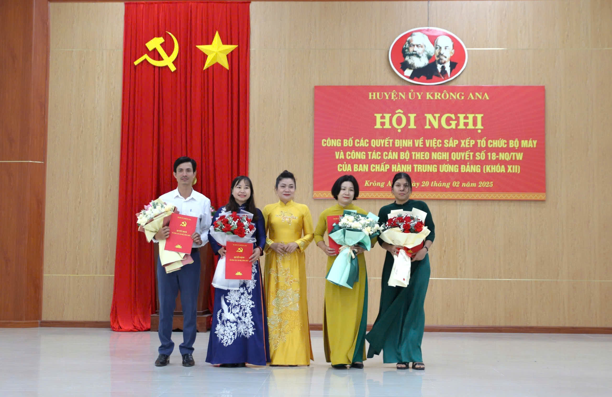 Hội nghị công bố các quyết định về sắp xếp tổ chức bộ máy và công tác cán bộ theo  Nghị quyết số 18-NQ/TW của Ban Chấp hành  Trung ương Đảng khóa XII